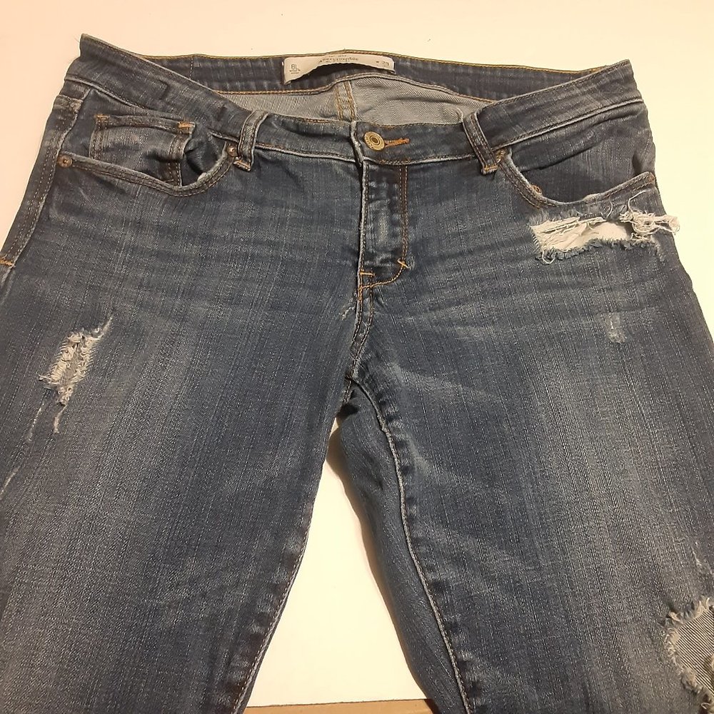 Abercrombie & Fitch Women's Destroyed Jeans Size 8L 29x35